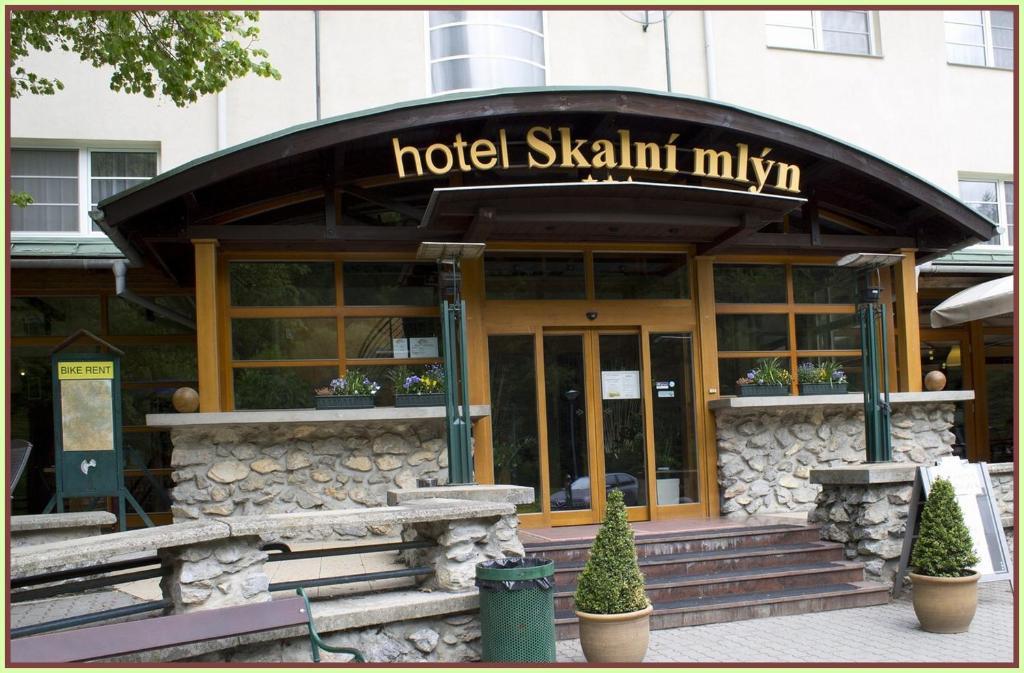 בלנסקו Hotel Skalni Mlyn מראה חיצוני תמונה